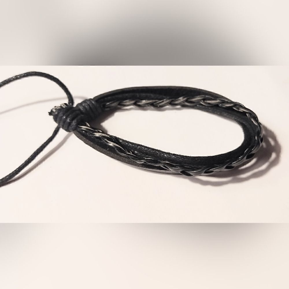 Leather bracelet braided layered black new d17